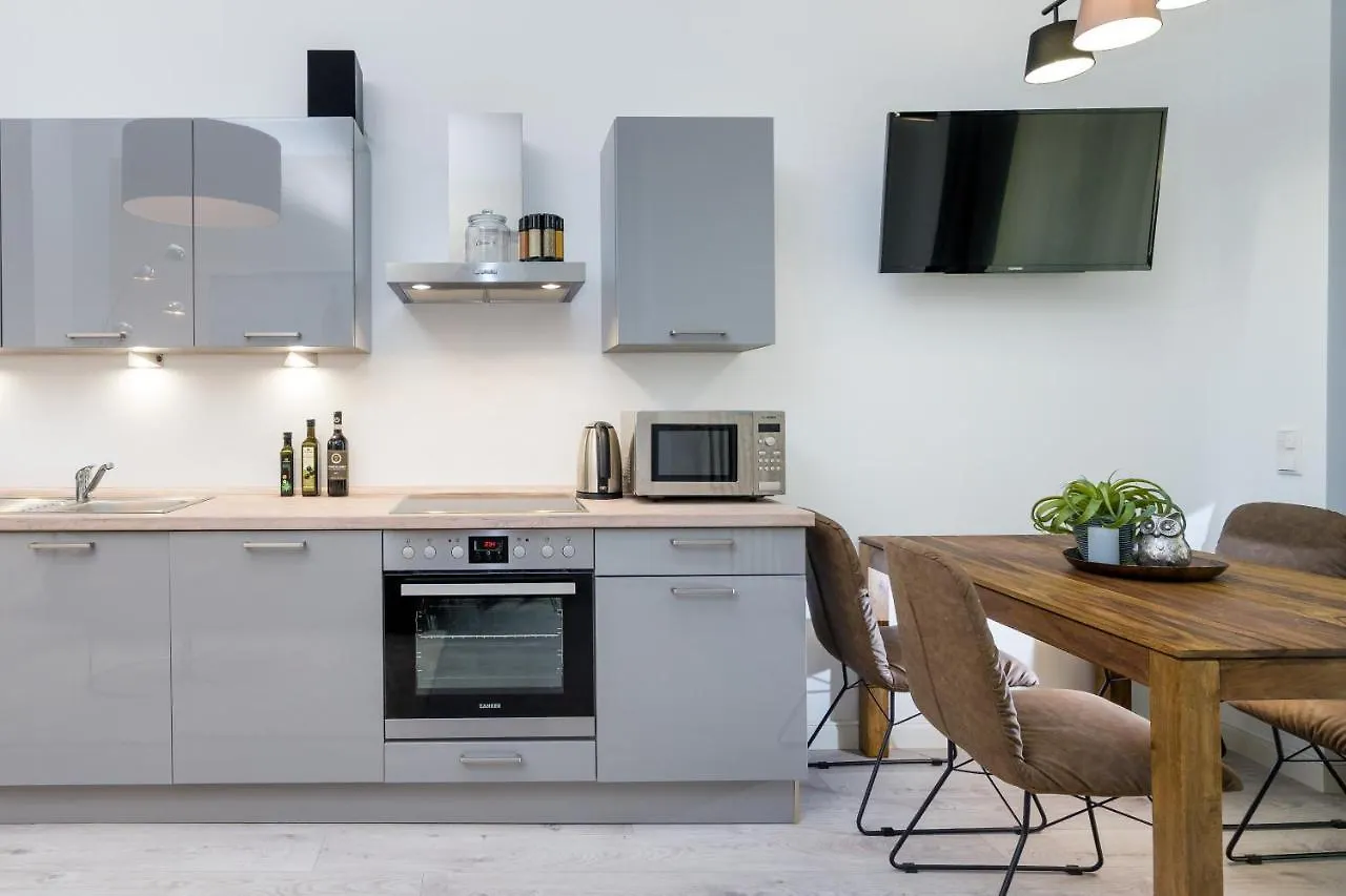 The Lohmeyerstr Vh Rechts, Lovely 2 Bedroom Up To 4 برلين