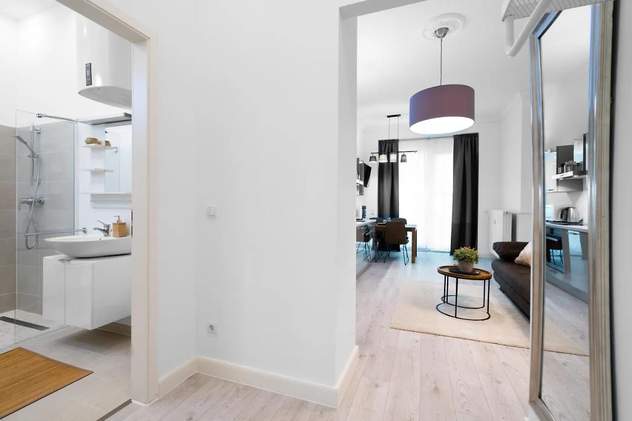 The Lohmeyerstr Vh Rechts, Lovely 2 Bedroom Up To 4 برلين شقة